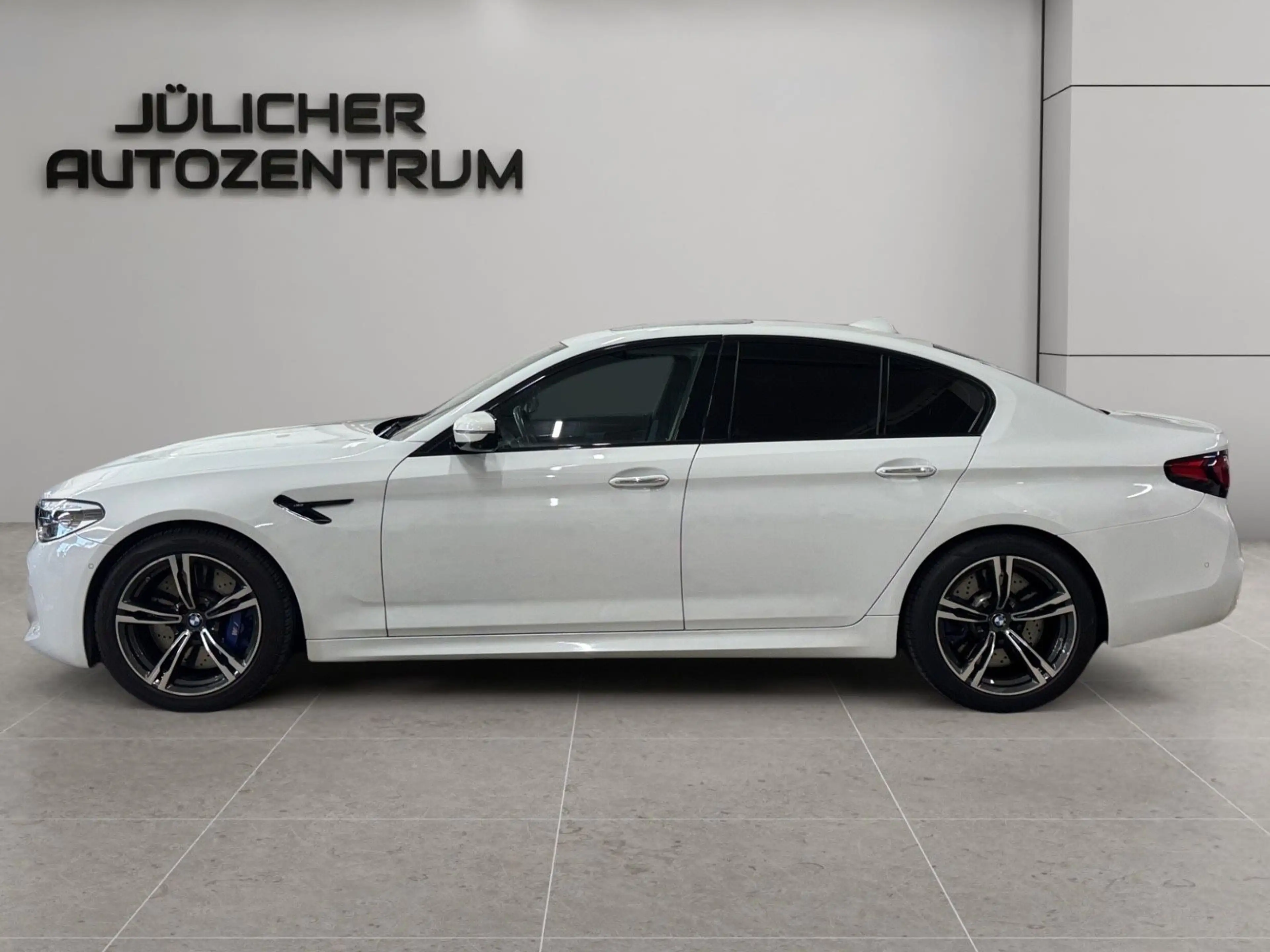 BMW M5 xDrive Aut., Harman/Kardon , Inspektion Neu — photo 5