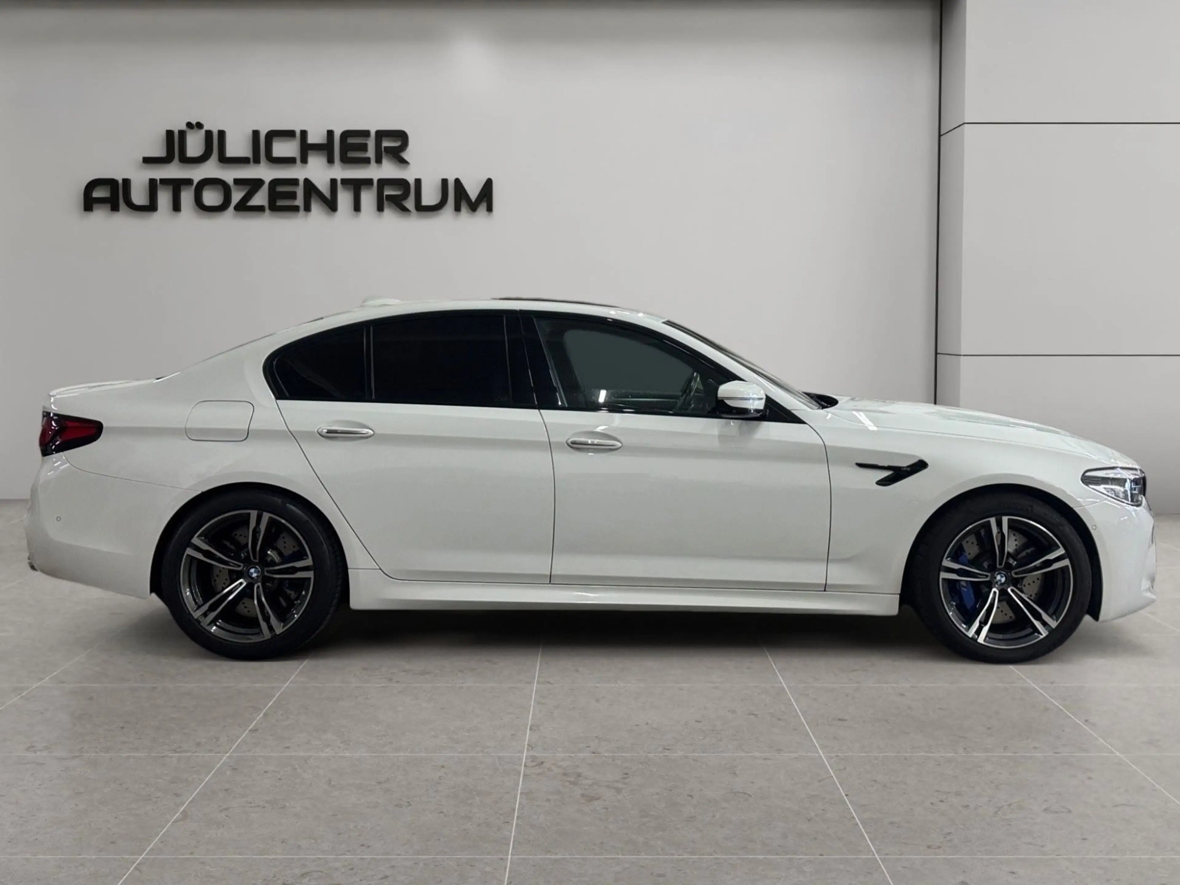 BMW M5 xDrive Aut., Harman/Kardon , Inspektion Neu — photo 2