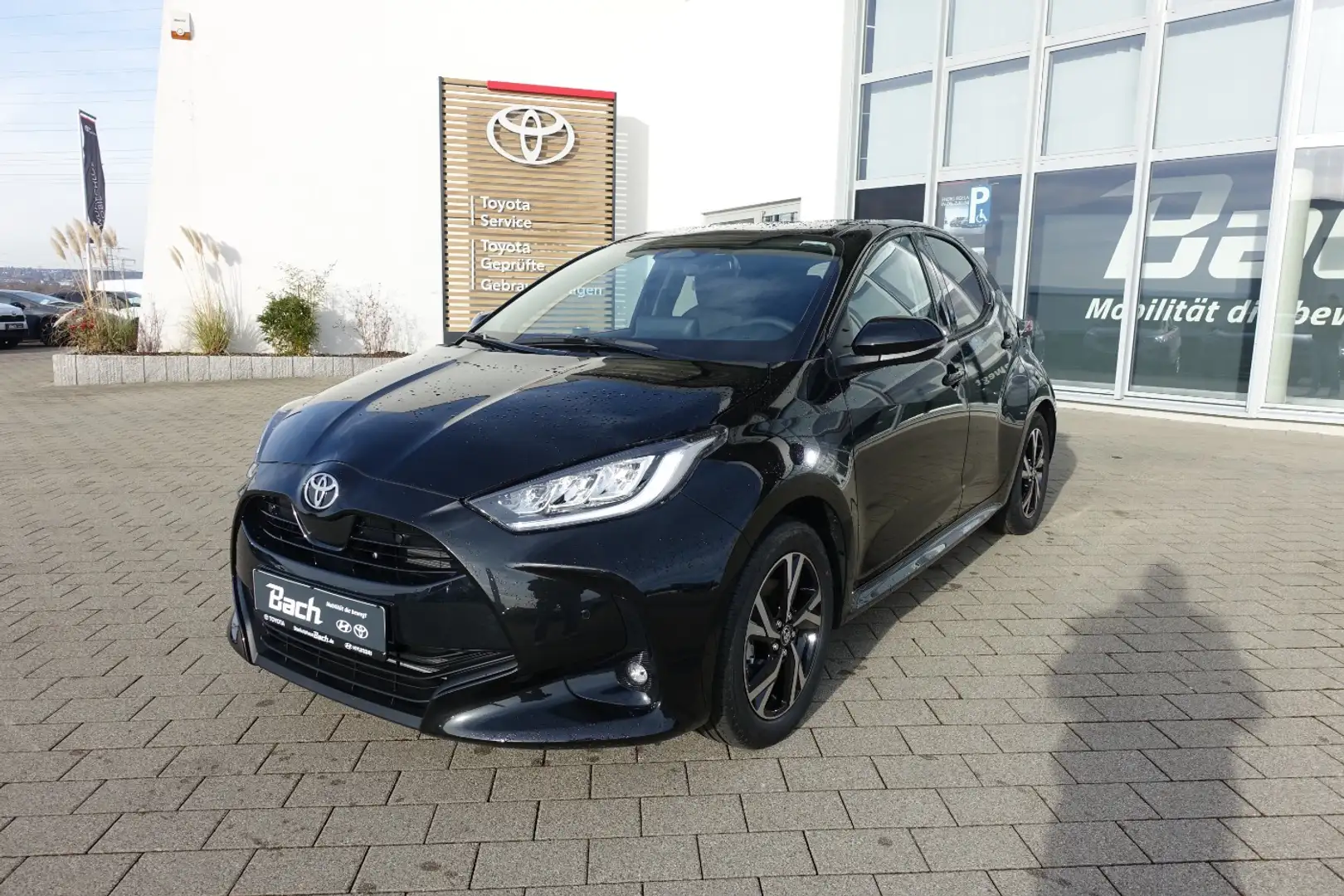 Toyota Yaris 1,5 Hybrid Team D, Comfort + Safety-Paket Noir - 2
