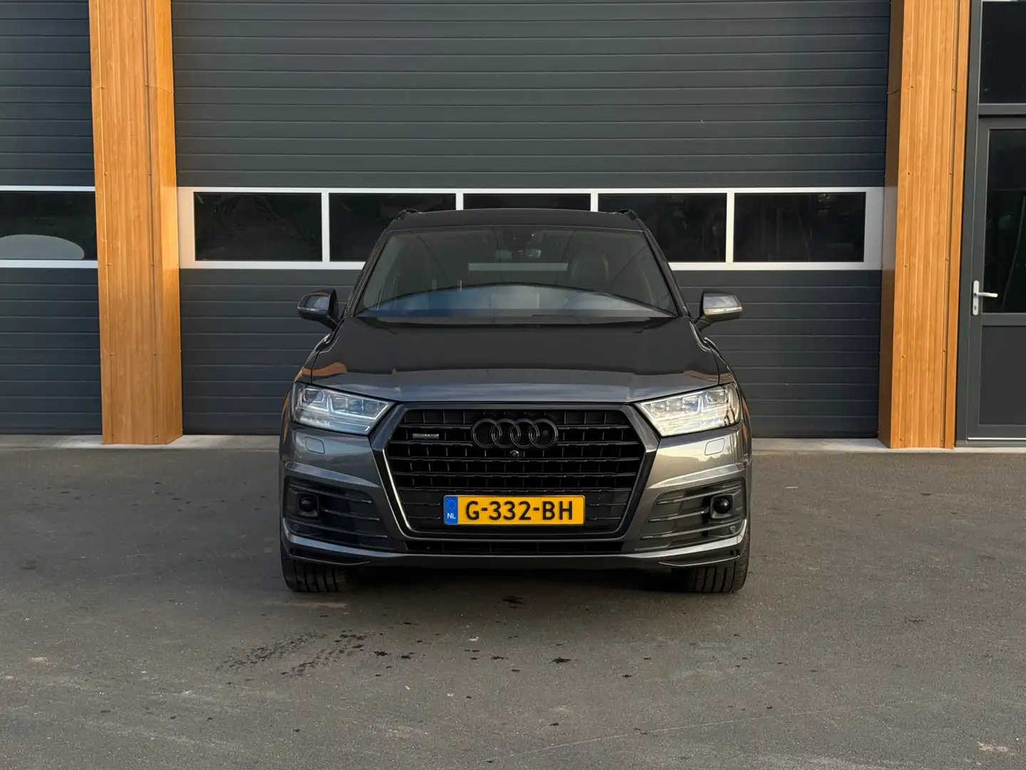 Audi Q7 3.0 TDI quattro 3x S-Line + 7p/pano/acc/luchtv./le Grijs - 2