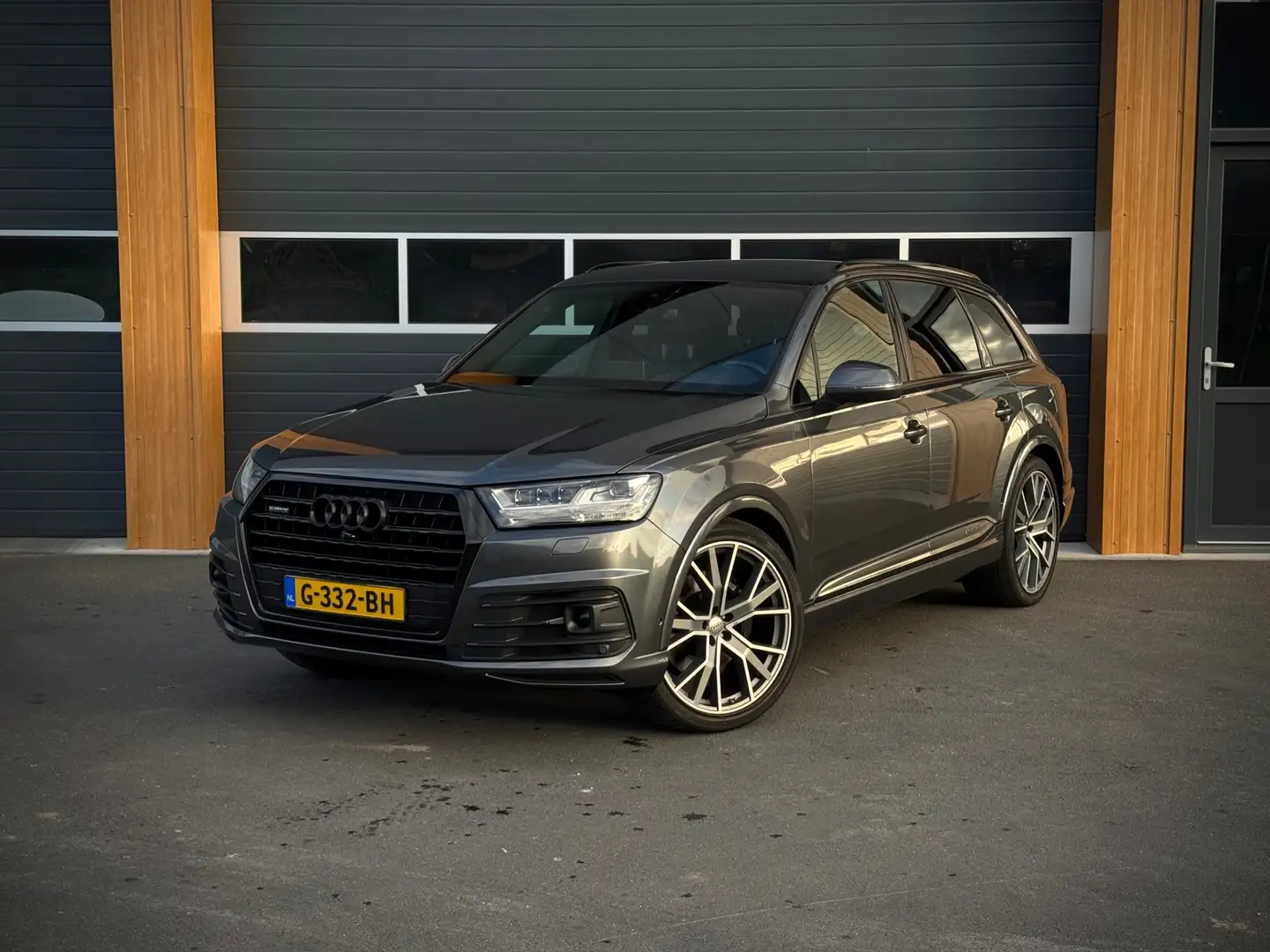 Audi Q7 3.0 TDI quattro 3x S-Line + 7p/pano/acc/luchtv./le Grijs - 1