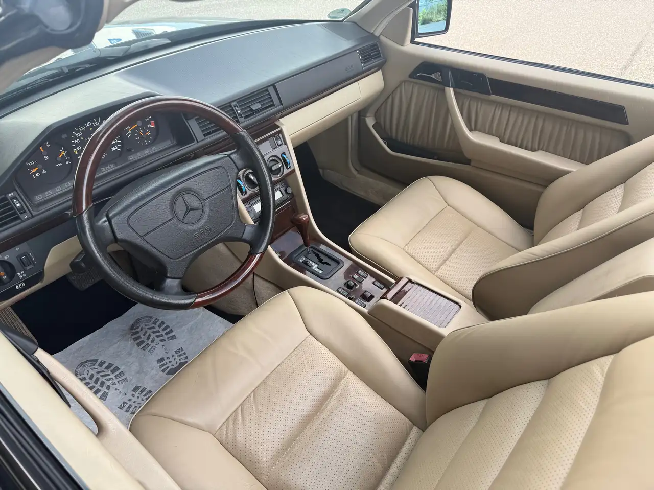 Mercedes-Benz E 320 Cabriolet Sportline, foto 12