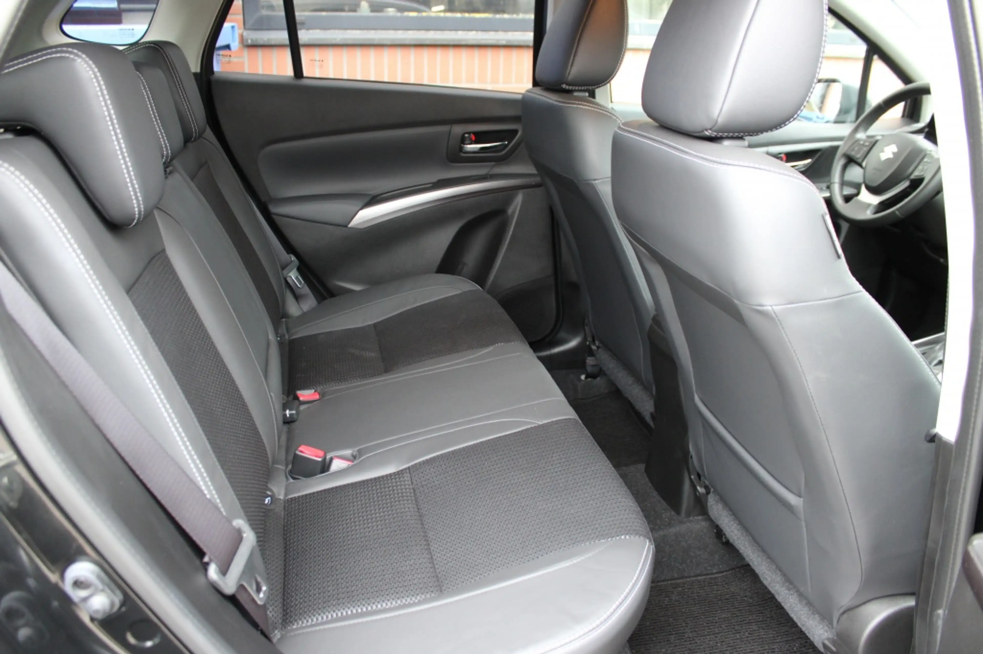 Suzuki S-Cross 1.5 Hybrid Style Automaat | Trekhaak | Half Leder — photo 10