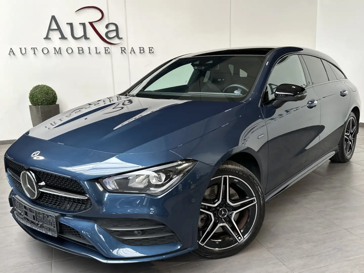 Mercedes-Benz CLA 250 SB AMG-Line NAV+LED+PANO+BURMESTER+360° Bleu - 1