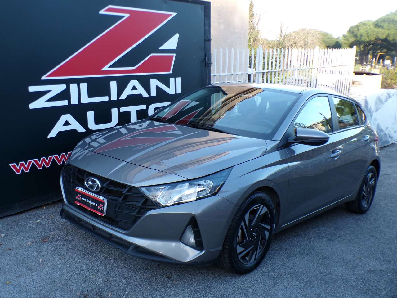 Hyundai i20 1.2 mpi APPLE CAR PLAY..ANDROID AUTO..RETROC..