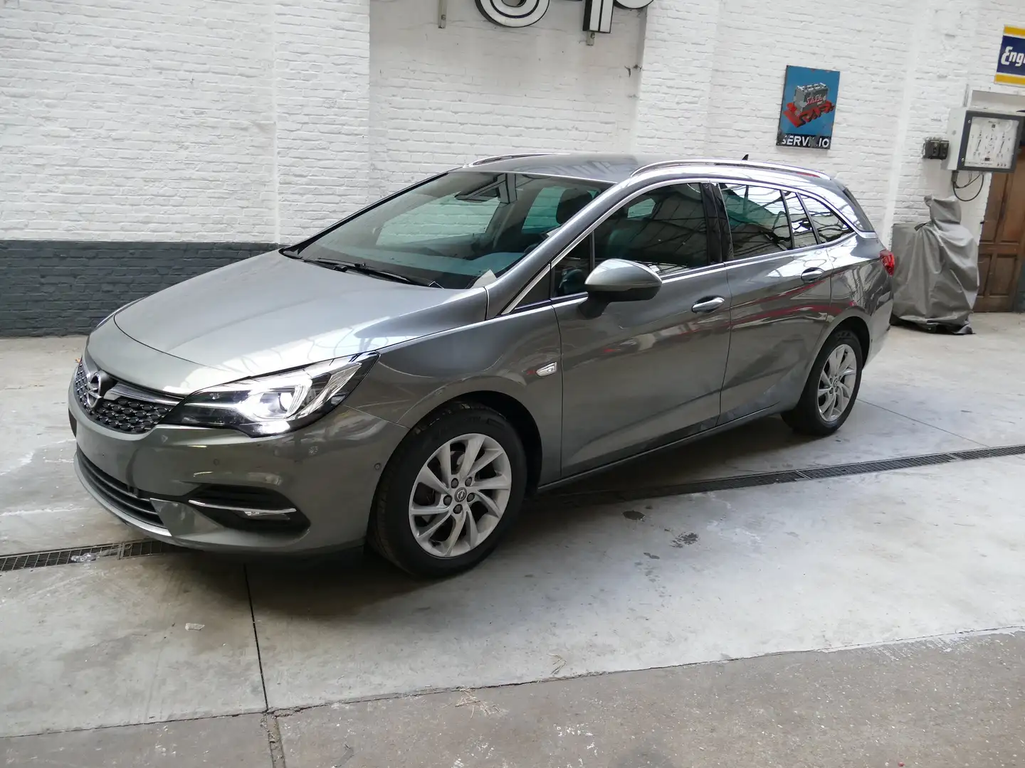 Opel Astra Sports Tourer 1.5d*FULL*1J GARANTIE* 1ST EIG. Gris - 1