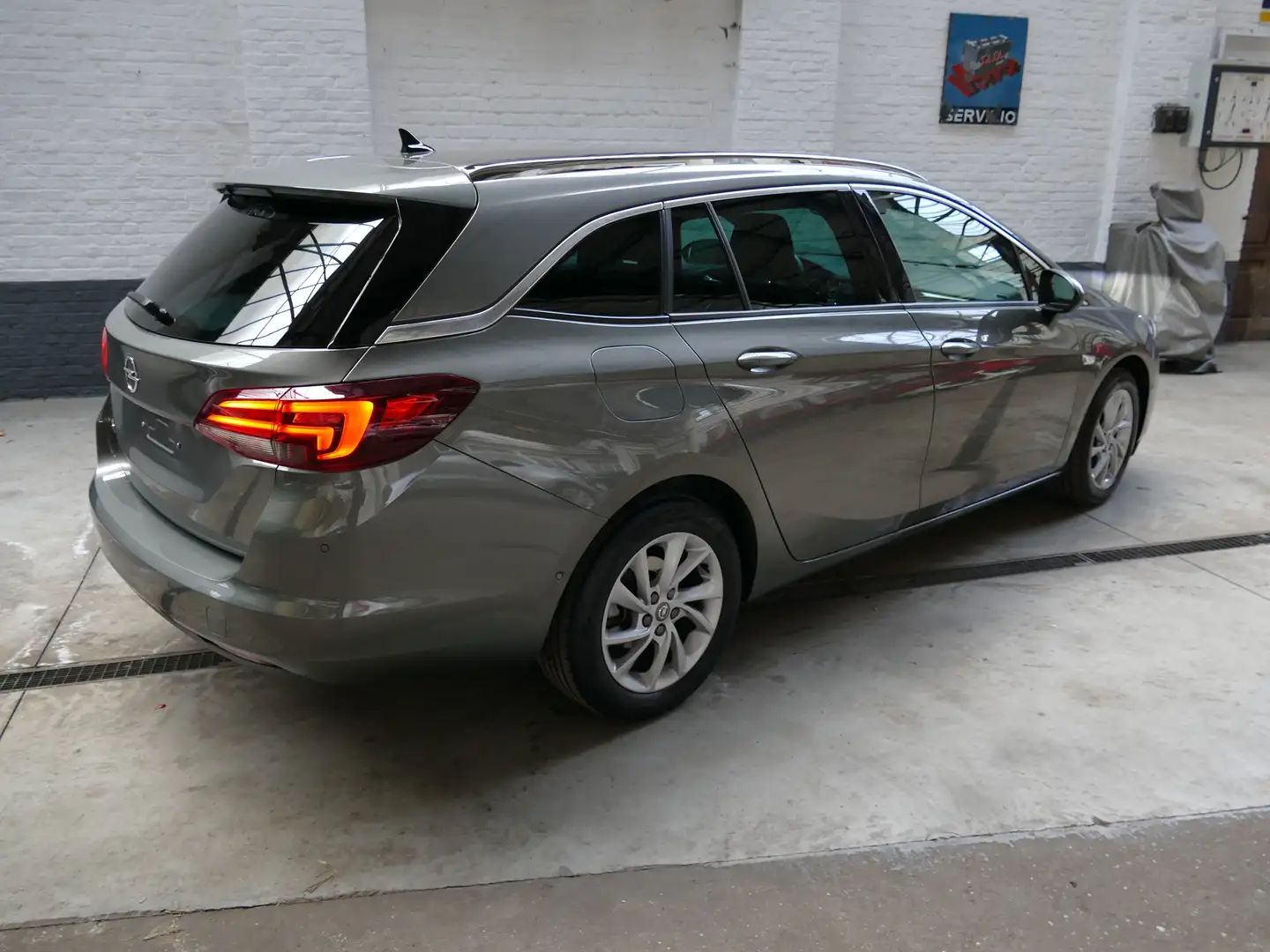 Opel Astra Sports Tourer 1.5d*FULL*1J GARANTIE* 1ST EIG. Gris - 2
