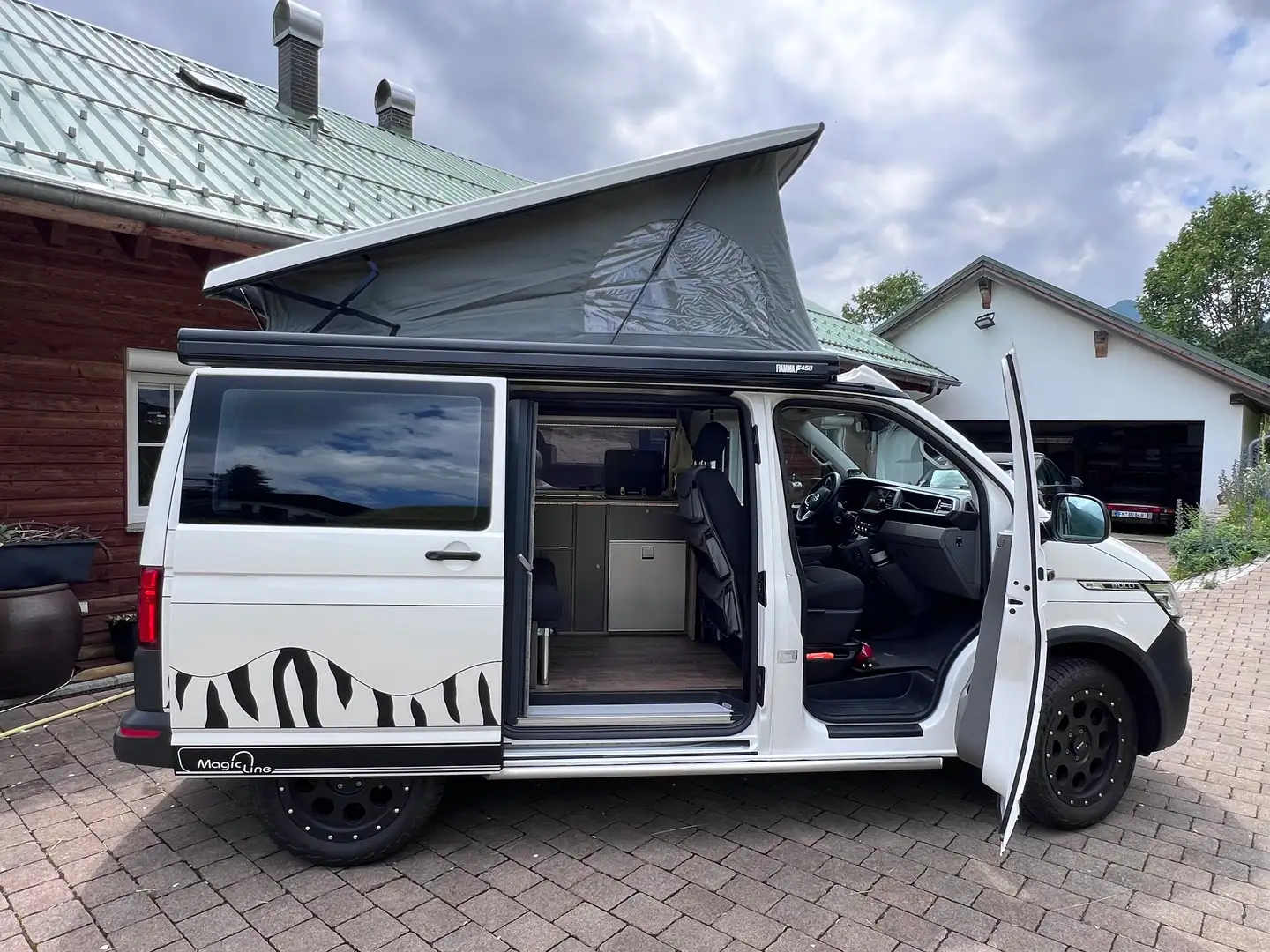 Volkswagen T6.1 California Transporter T6.1 DSG 4MOTION Kurz Weiß - 2