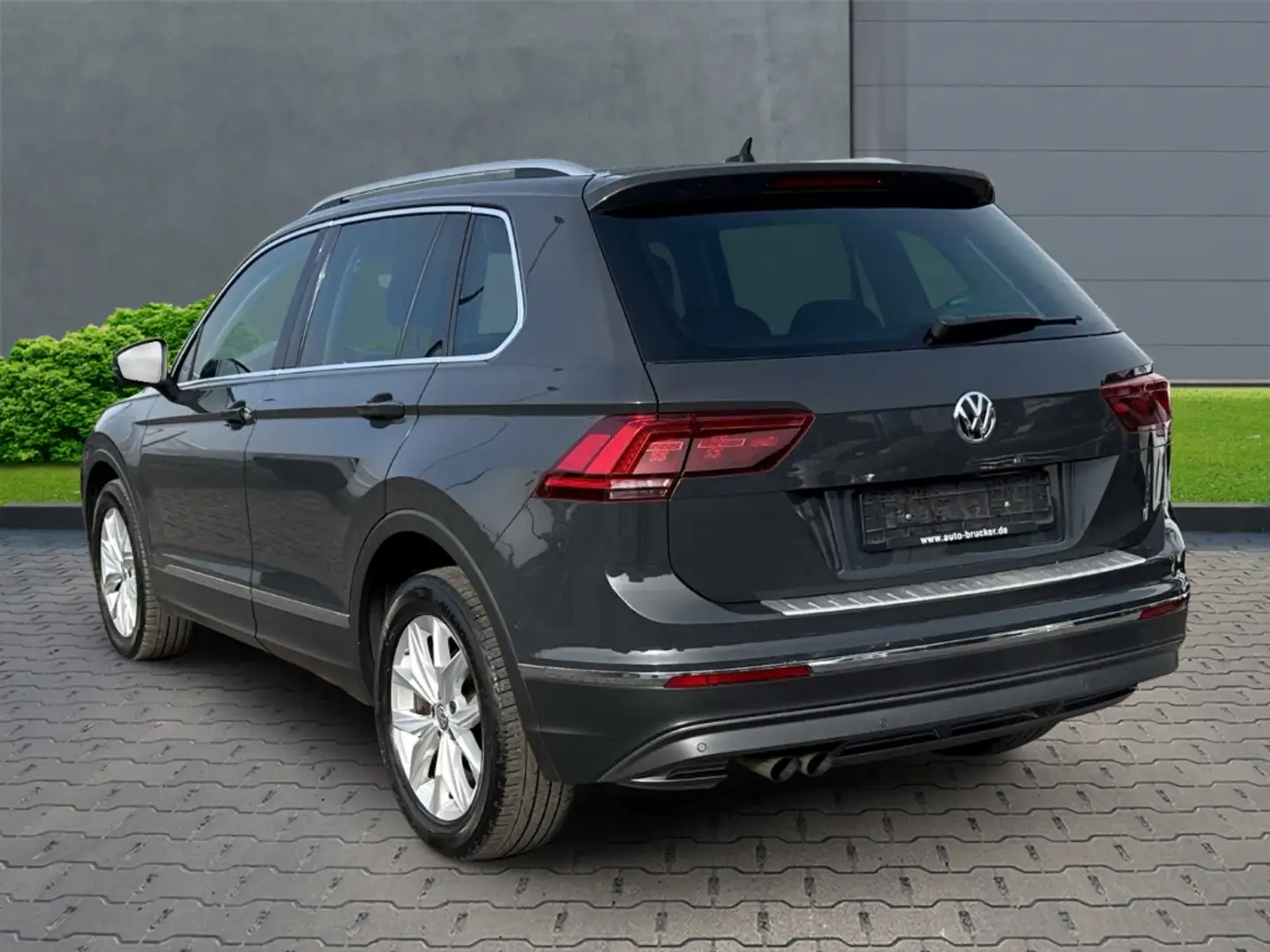 Volkswagen Tiguan Highline 4Motion 2.0 TDI+Lenkradheizung+Sitzheizg. Grau - 2