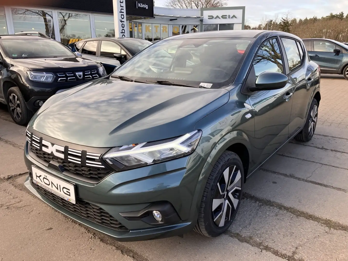 Dacia Sandero Expression TCe 90 CVT Vert - 1