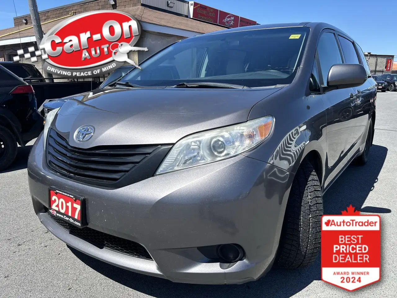 Toyota Sienna снимка Toyota Sienna