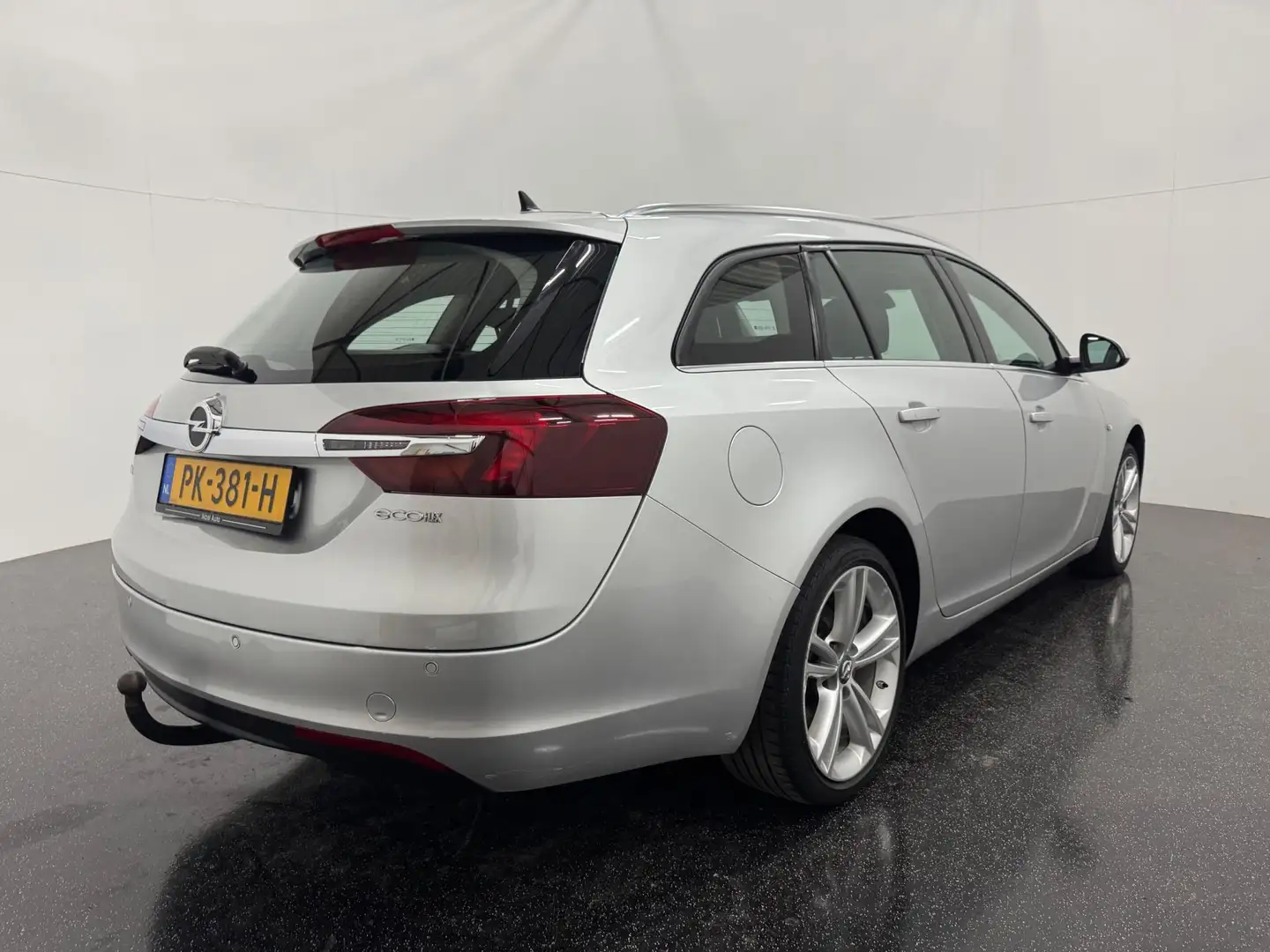 Opel Insignia Sports Tourer 1.6 CDTI EF Cosmo Trekhaak Grijs - 2