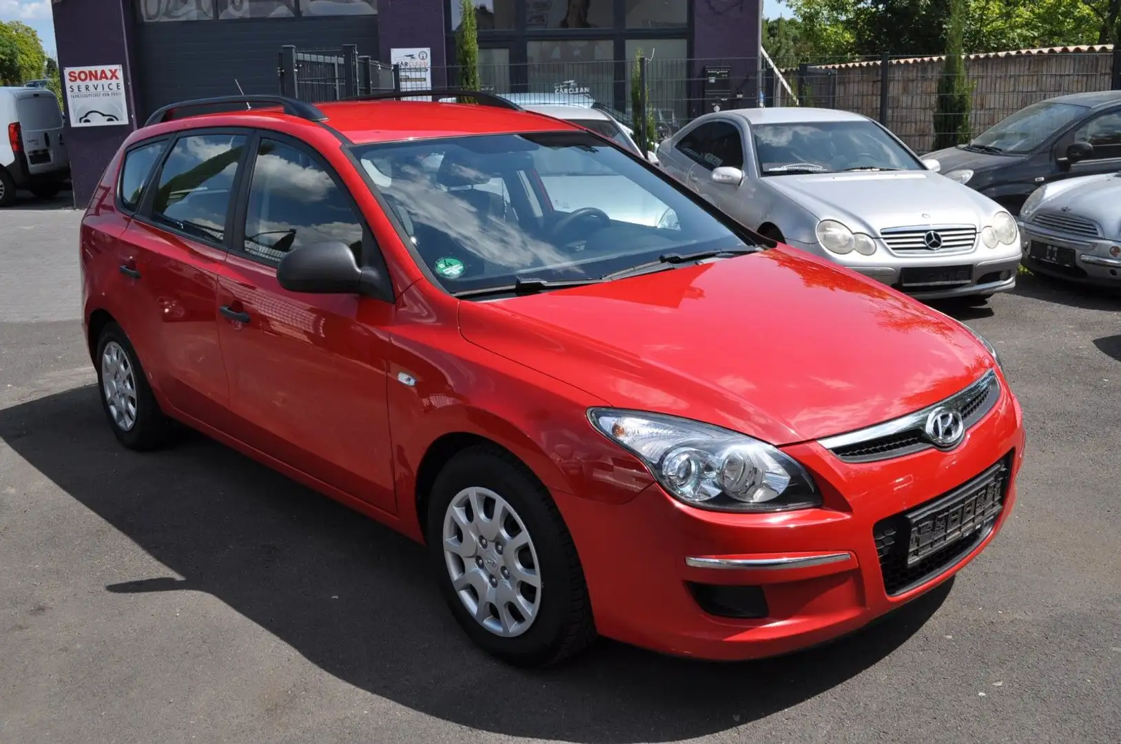 Hyundai i30 cw FIFA WM Edition * TÜV NEU * Rouge - 1