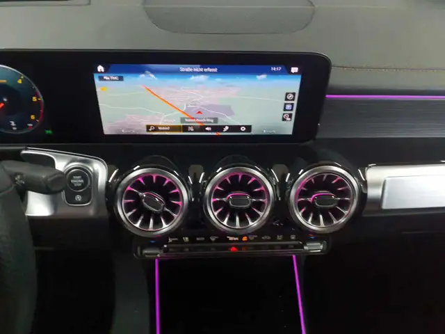 Mercedes-Benz GLB view 6