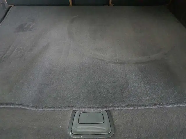 Mercedes-Benz GLB view 11