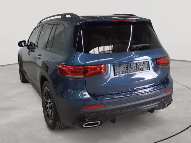 Mercedes-Benz GLB view 2