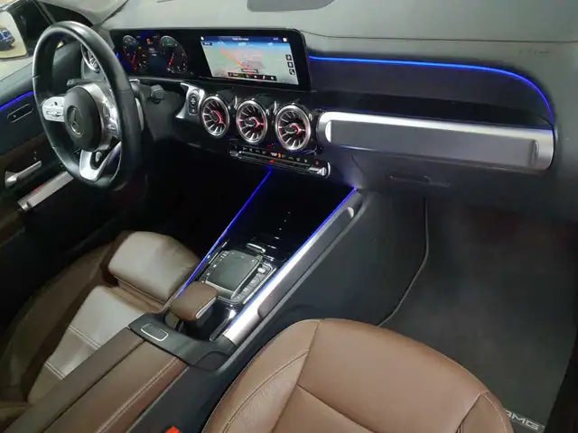 Mercedes-Benz GLB view 14