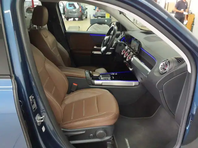 Mercedes-Benz GLB view 13