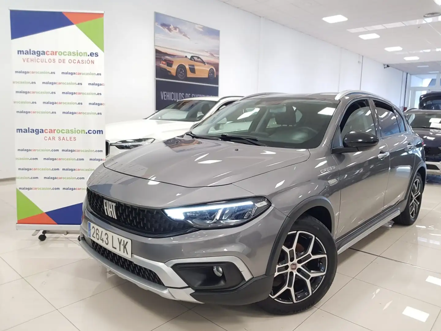 Fiat Tipo 1.3 Multijet City Cross 70KW Gris - 2