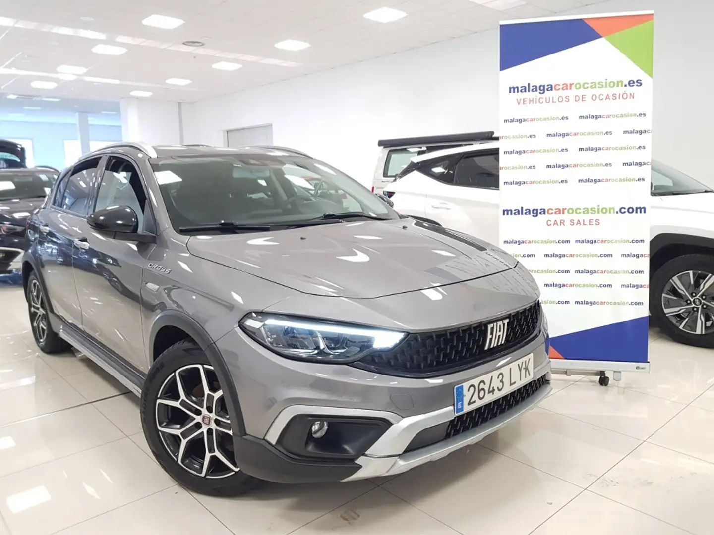 Fiat Tipo 1.3 Multijet City Cross 70KW Gris - 1