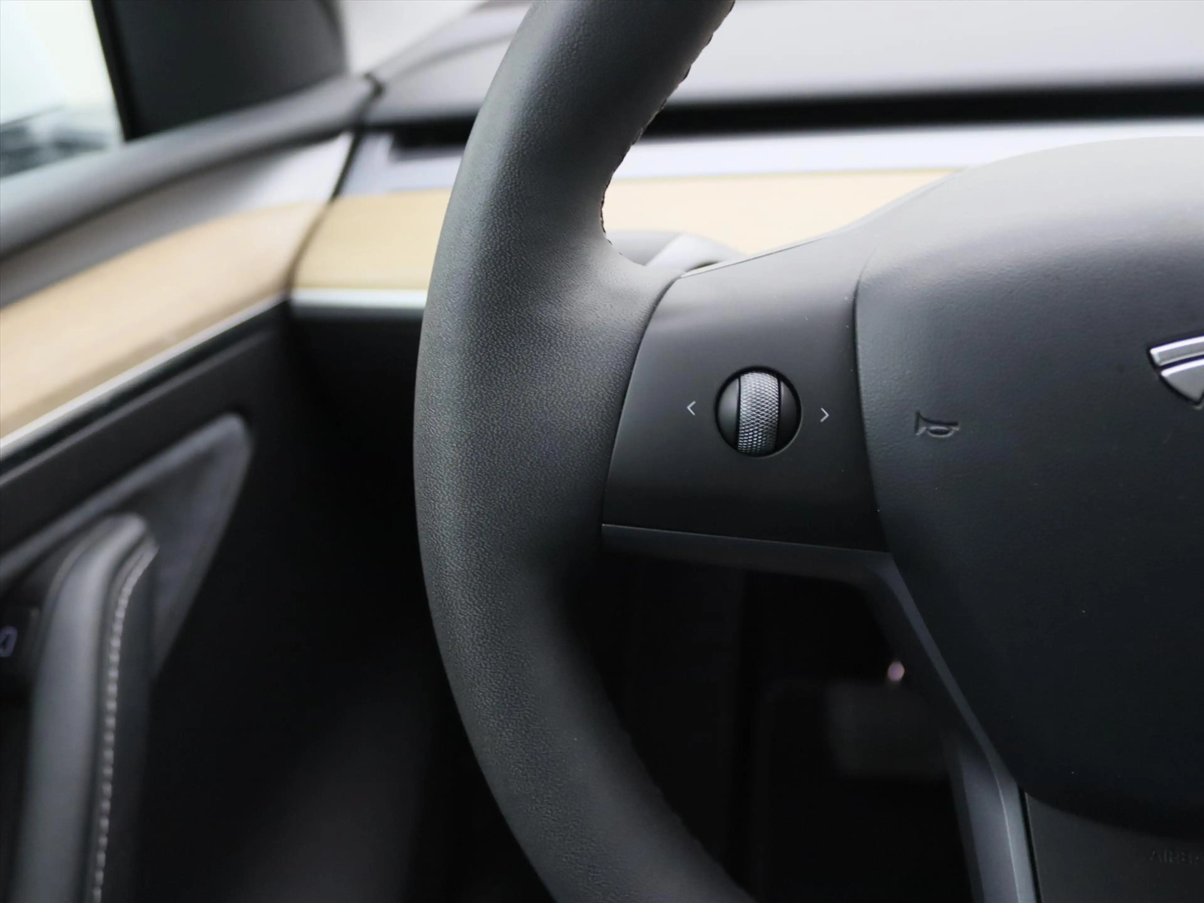 Tesla Model Y Standard RWD Plus 94.5% SoH [ AMD RYZEN+AUTOPILOT+ — photo 22