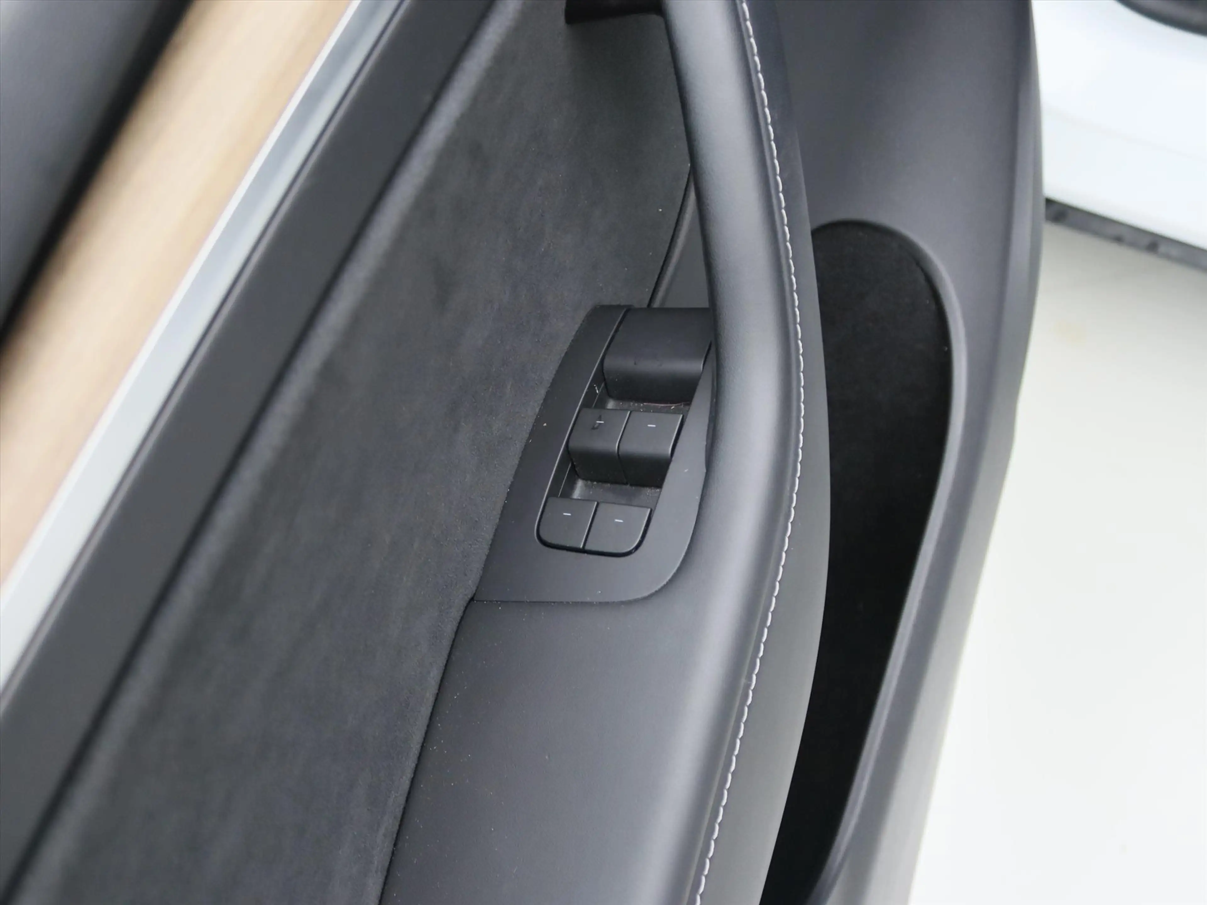 Tesla Model Y Standard RWD Plus 94.5% SoH [ AMD RYZEN+AUTOPILOT+ — photo 30