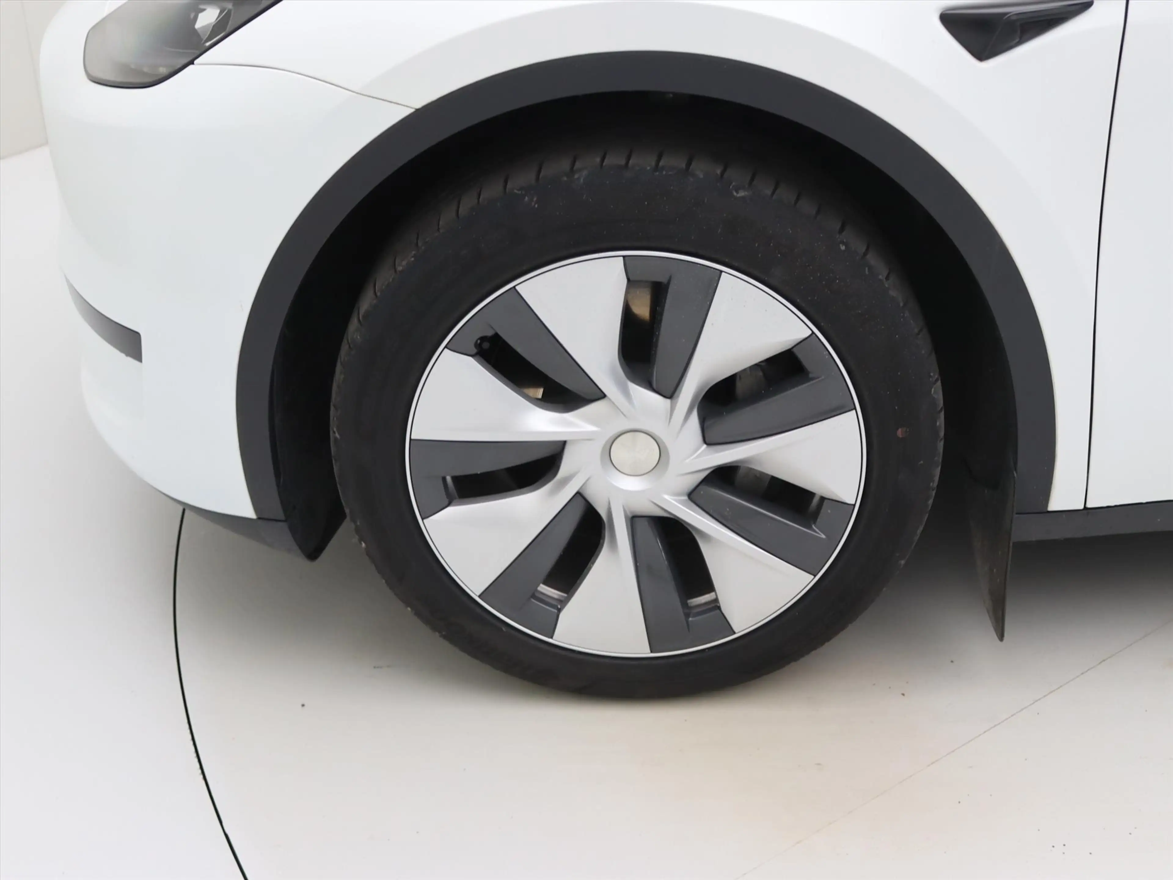 Tesla Model Y Standard RWD Plus 94.5% SoH [ AMD RYZEN+AUTOPILOT+ — photo 13