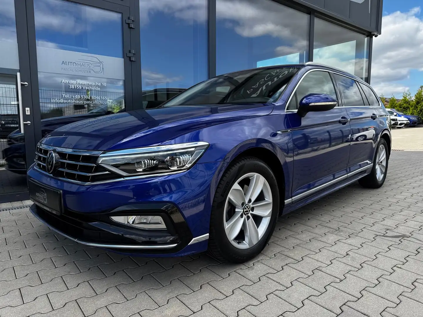 Volkswagen Passat Variant R-Line 2.0 TDI/DSG/AHK/MATRIX/ Blau - 2
