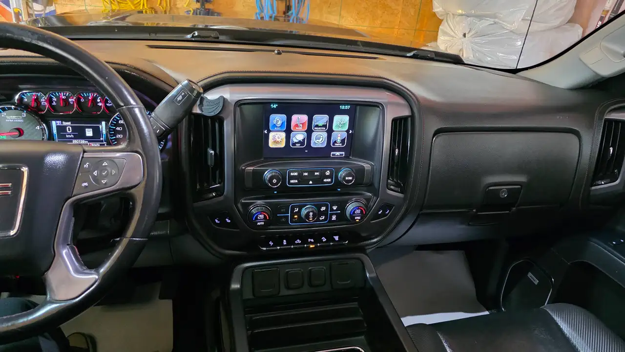 GMC Sierra 2500HD photo GMC Sierra 2500HD