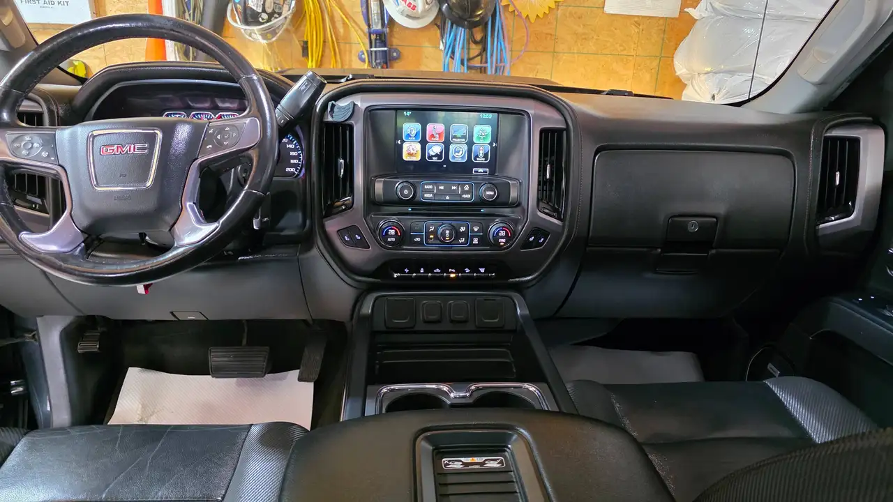 GMC Sierra 2500HD photo GMC Sierra 2500HD