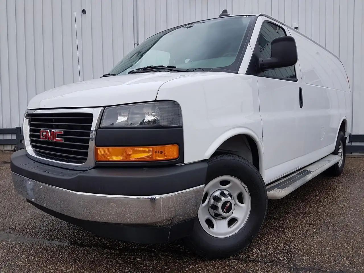 2023 GMC Savana