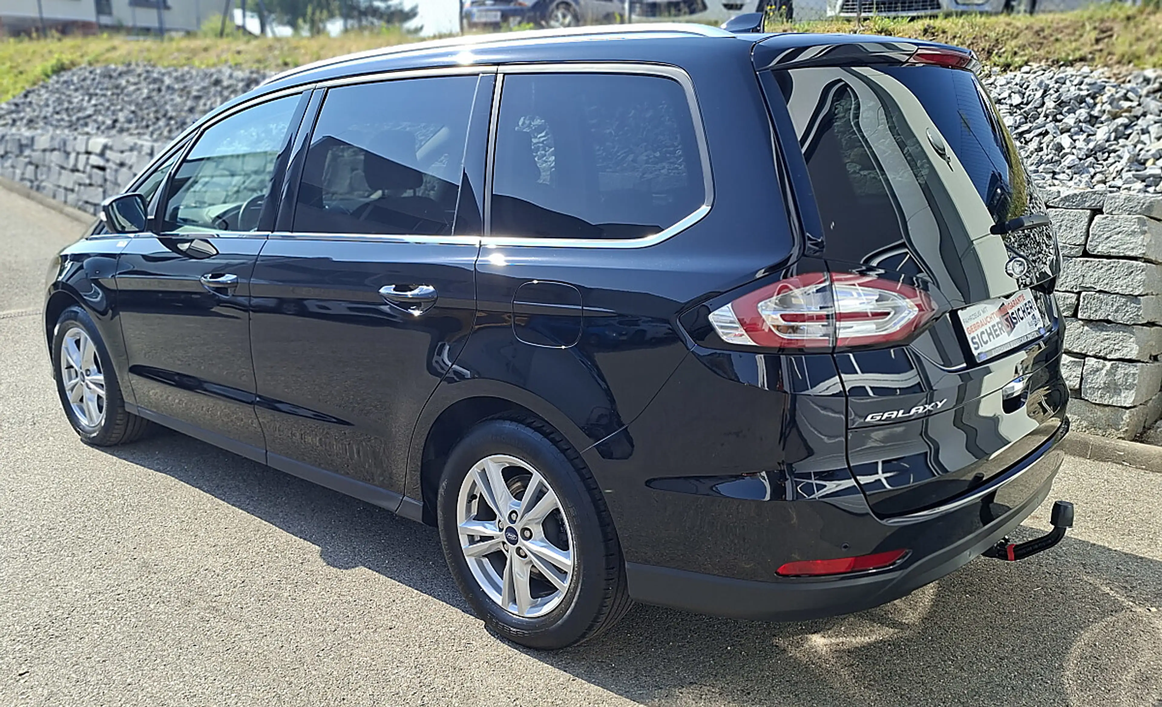 Ford Galaxy 2,5 Duratec Hybrid Titanium Aut. — photo 4