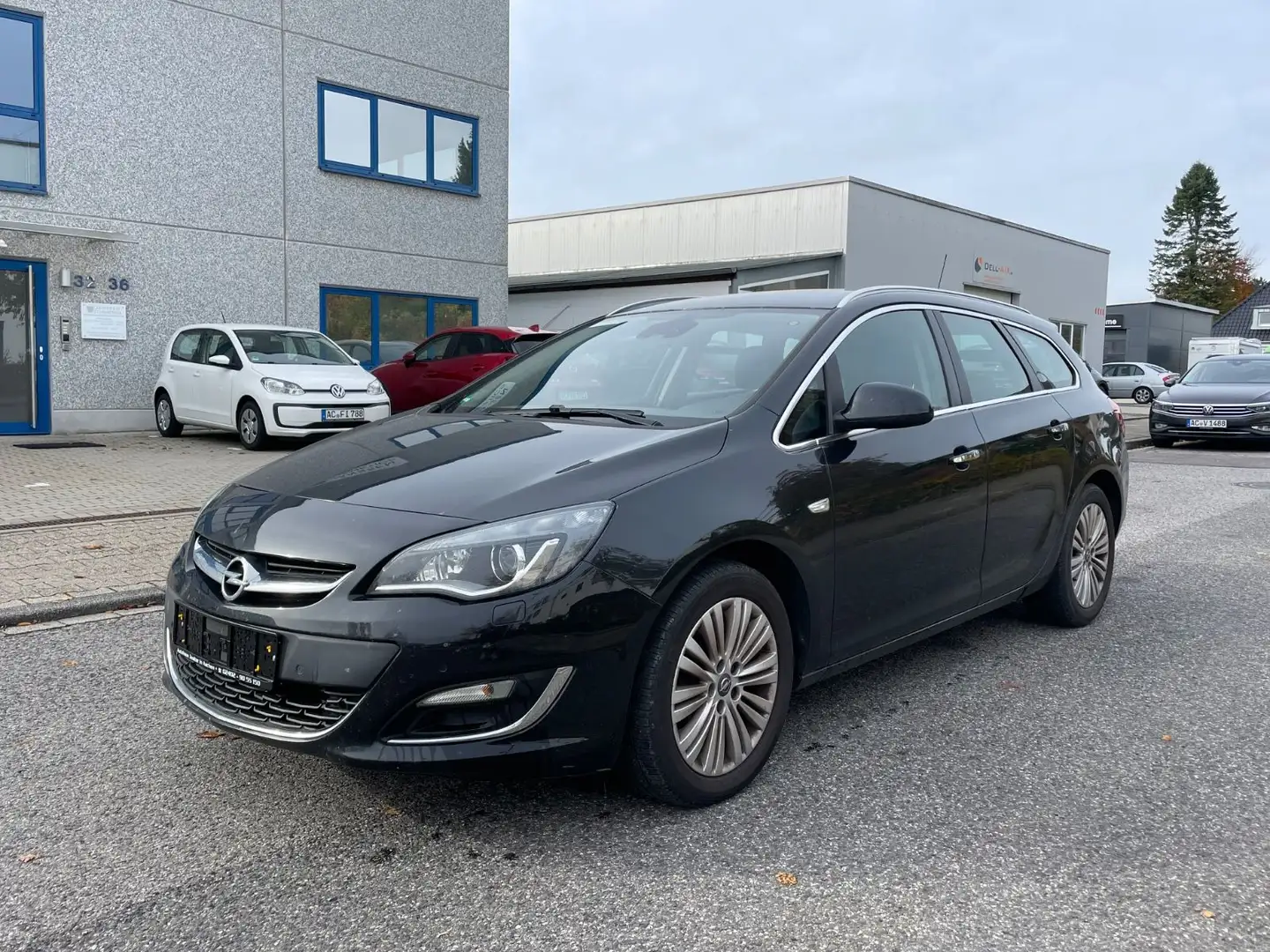 Opel Astra J Sports Tourer Innovation Zwart - 1