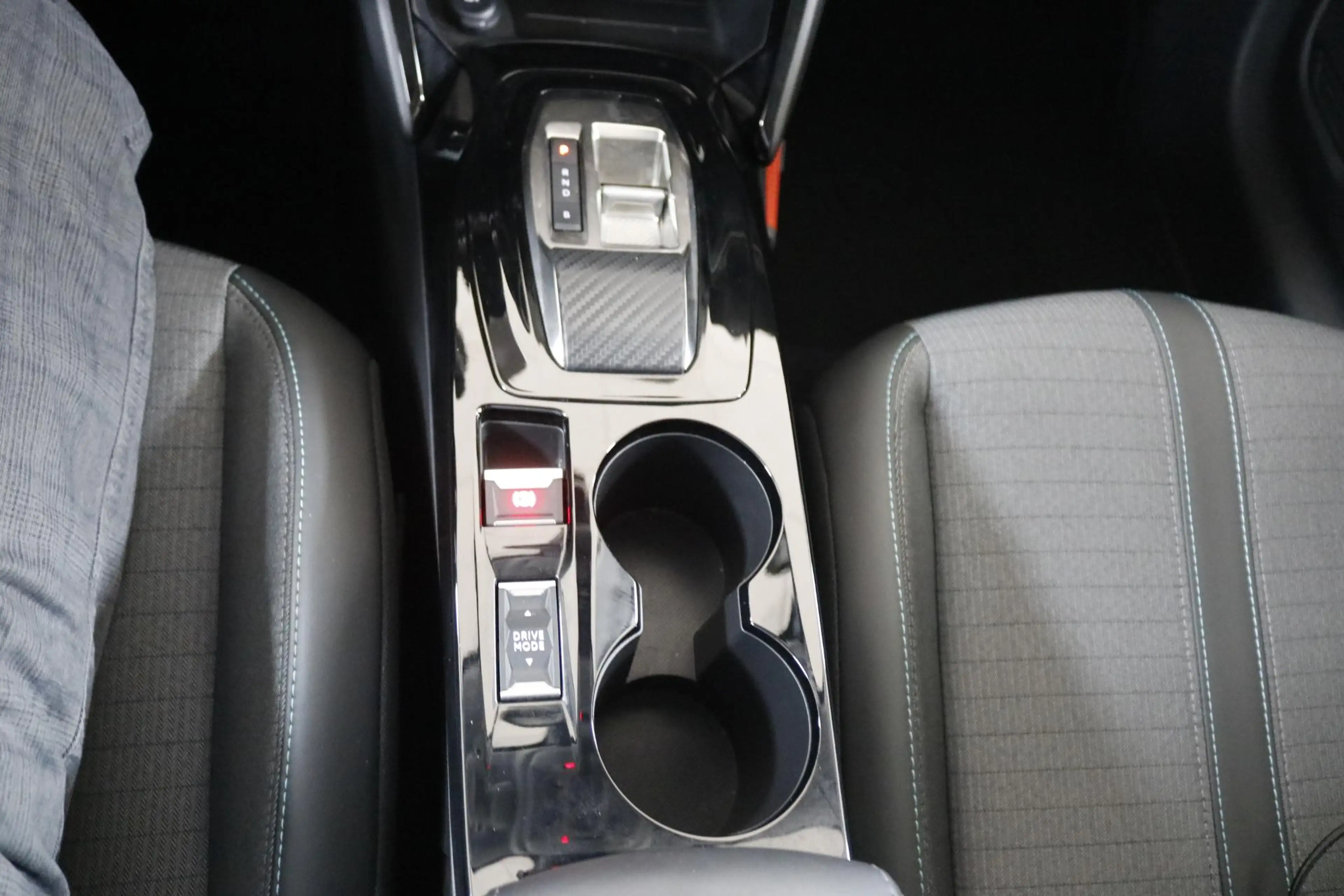 Peugeot e-208 EV Allure Pack 50 kWh SOH 95.6% | Clima | Carplay — photo 18