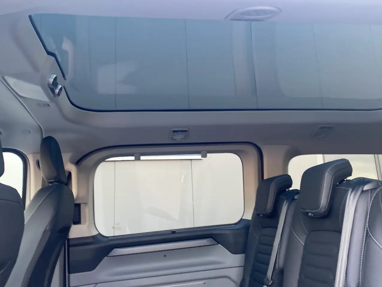 Ford Tourneo Custom 320 L2 Titanium X AWD*Pano*AHK 10