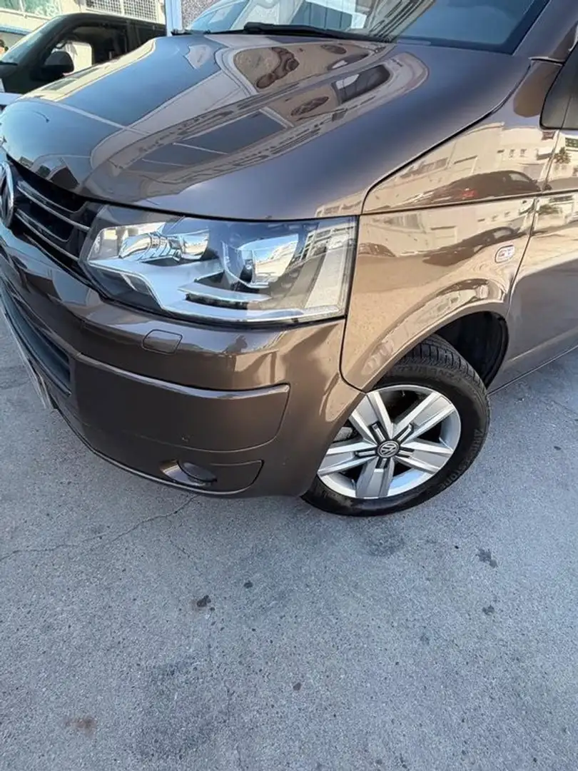 Volkswagen Transporter 8 PLAZAS Marrón - 2