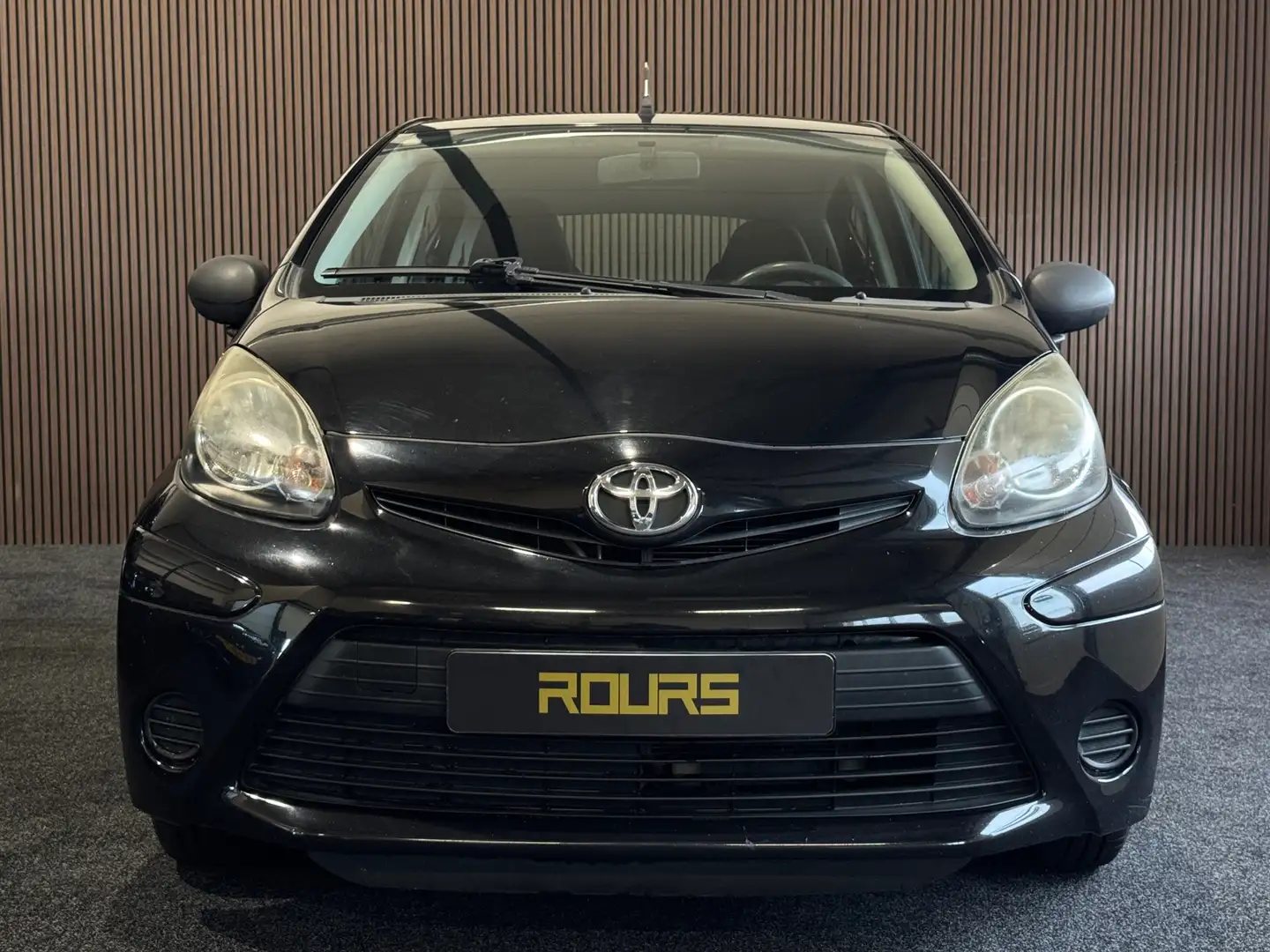 Toyota Aygo 1.0 VVT-i Now|AIRCO|CARPLAY Zwart - 2