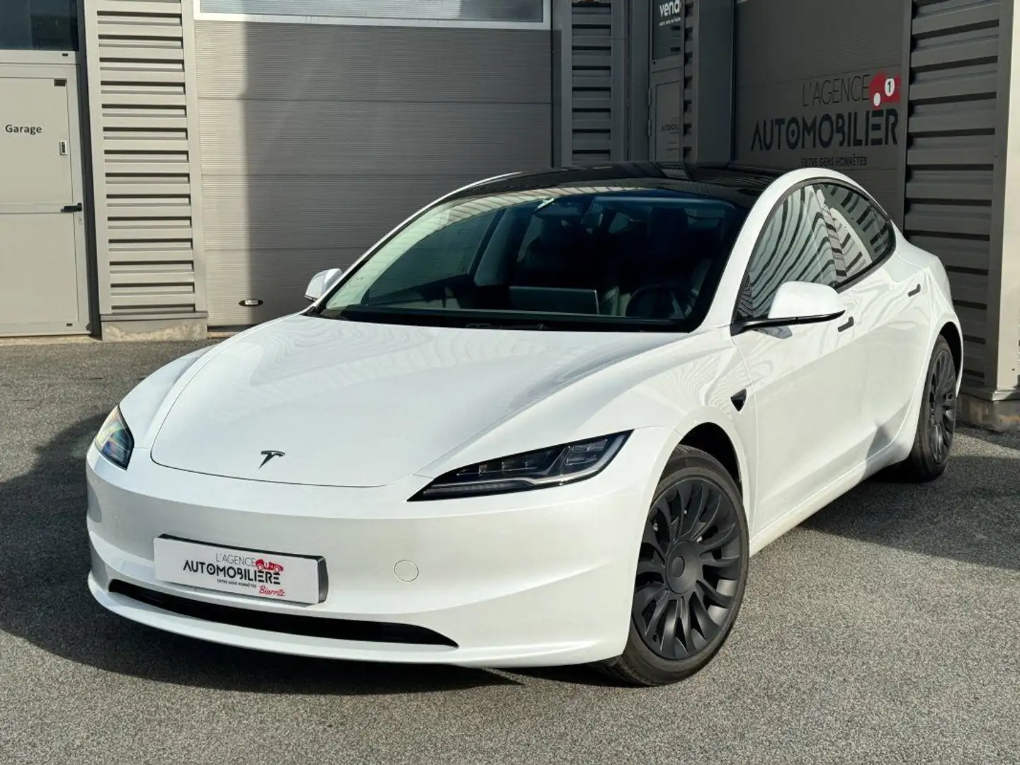 Tesla Model 3 HIGHLAND 283 STANDARD RANGE PROPULSION Weiß - 1