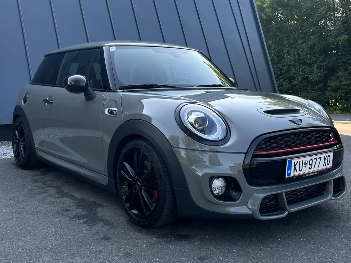 MINI Cooper S JCW mit orig. Klappenauspuff Grau - 1