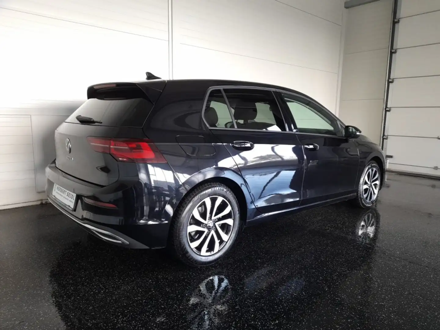 Volkswagen Golf VIII ACTIVE 2,0 TDI DSG *SKY / MATRIX-LED / HEAD-UP / VIRTUELL PRO / NAVI / AHV & KAMERA / ACC* Schwarz - 2