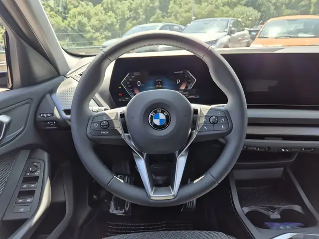BMW 1 Series view 15