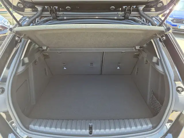 BMW 1 Series view 10