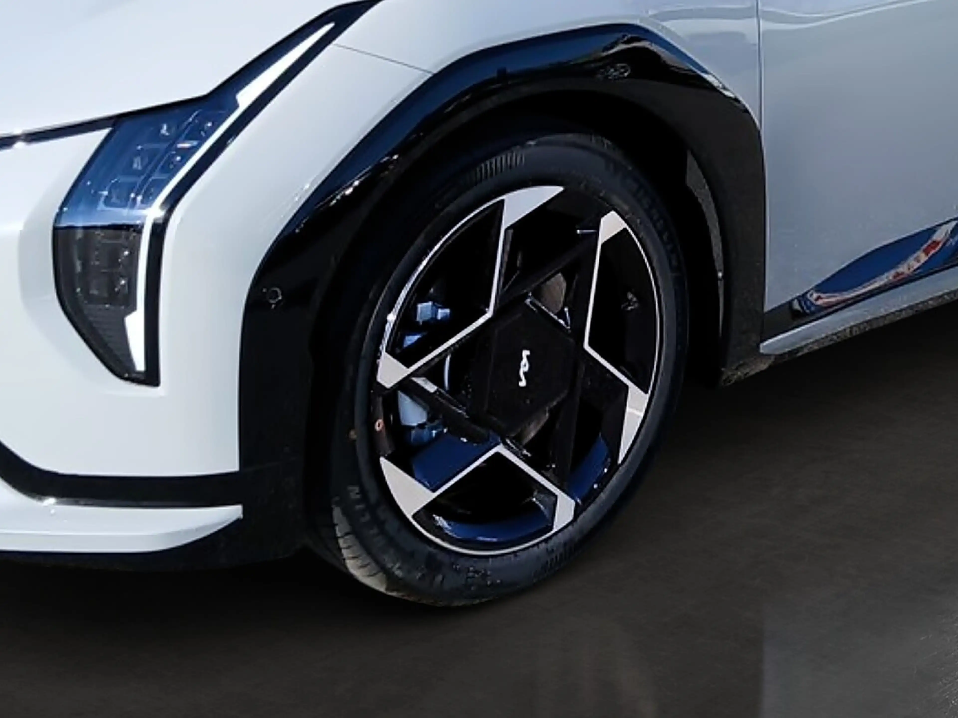 Kia EV4 HB FWD 81,4kWh GT-Line *prompt* — photo 9