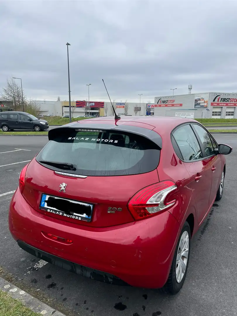 Peugeot 208 Rouge - 2