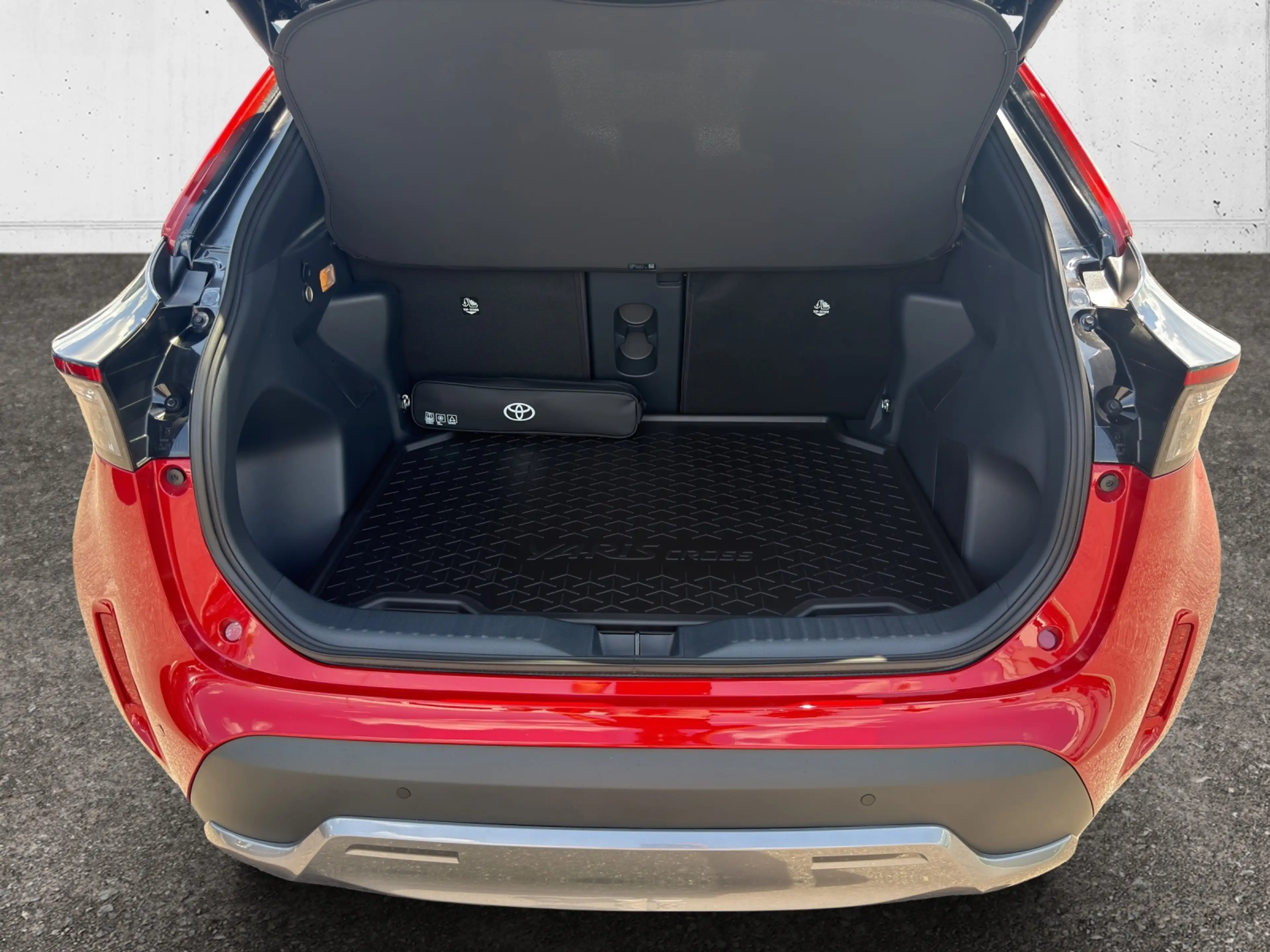 Toyota Yaris Cross HYBRID 2WD Style Advanced Safety Paket 5t. — photo 4