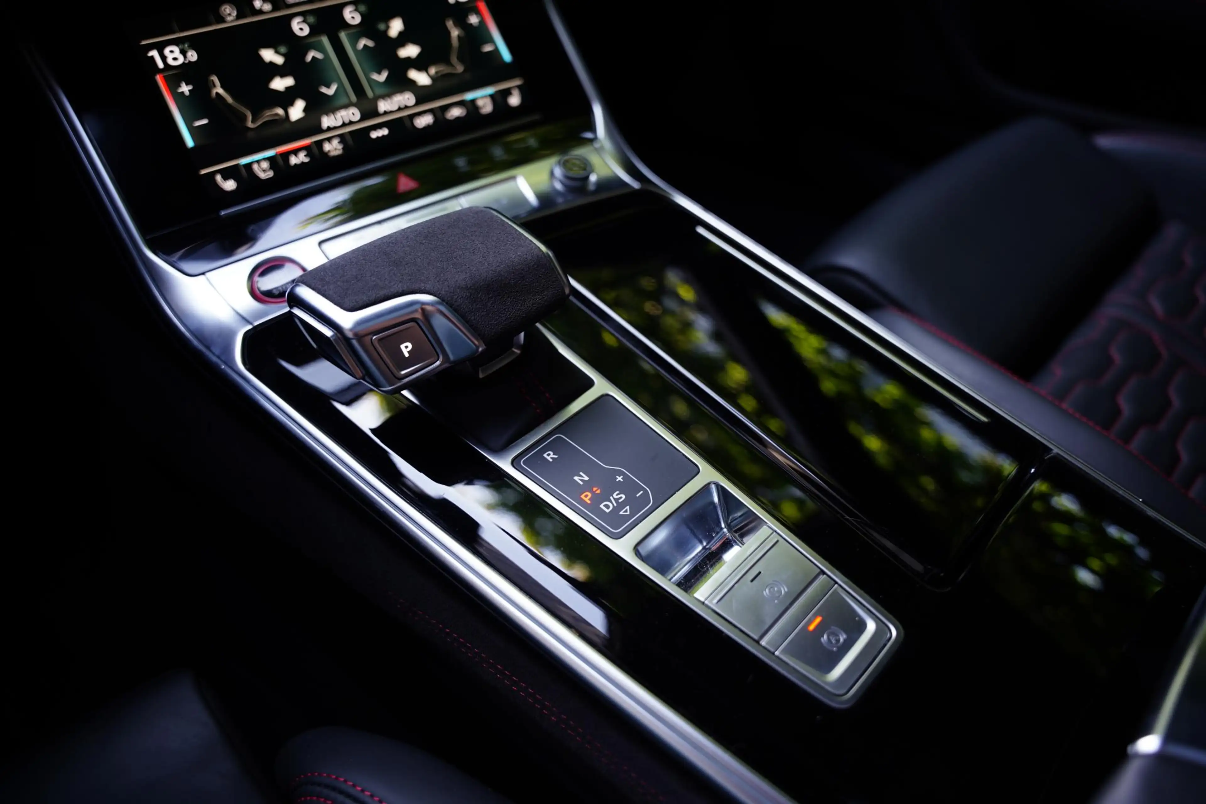 Audi RS6 Avant TFSI Quattro / Dynamica Pakket Plus / B&O Su — photo 17