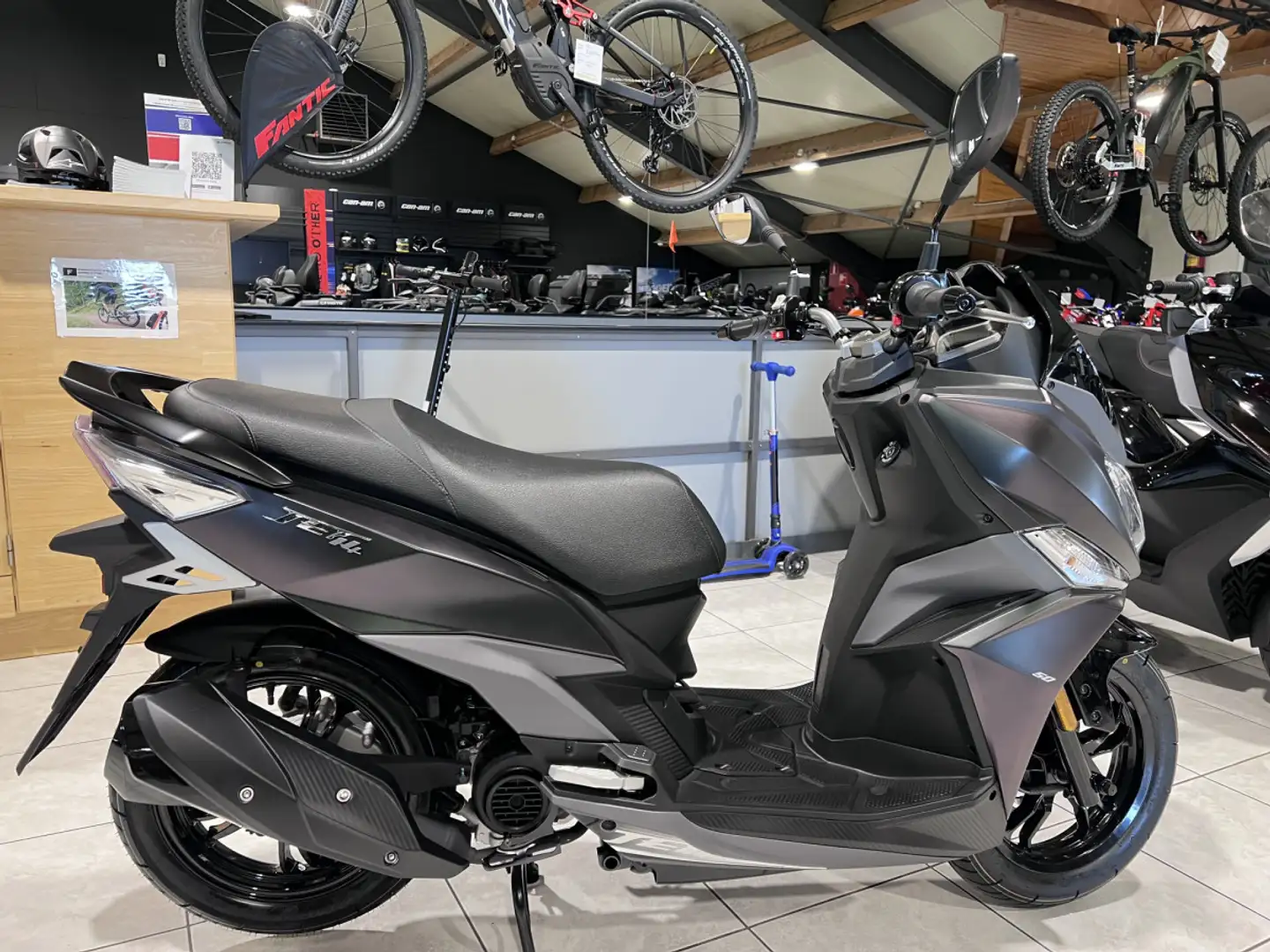 SYM Jet 14 50 Classe A 25 Km/h Violet - 1