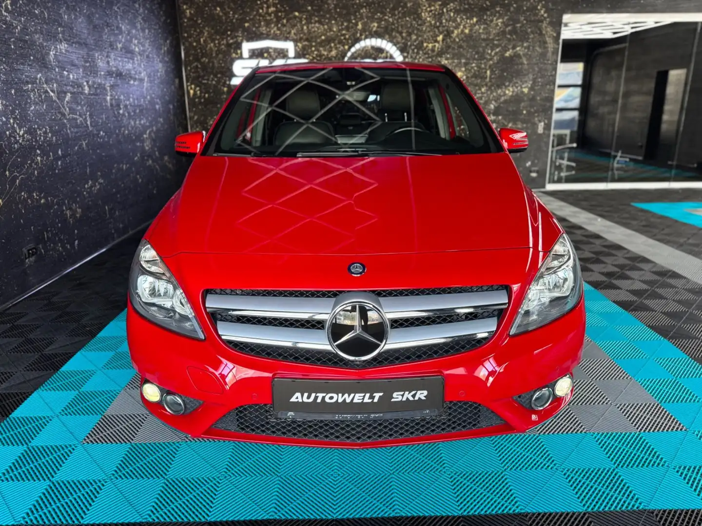 Mercedes-Benz B 180 B -Klasse  SZH/RKF/Temp Rot - 2