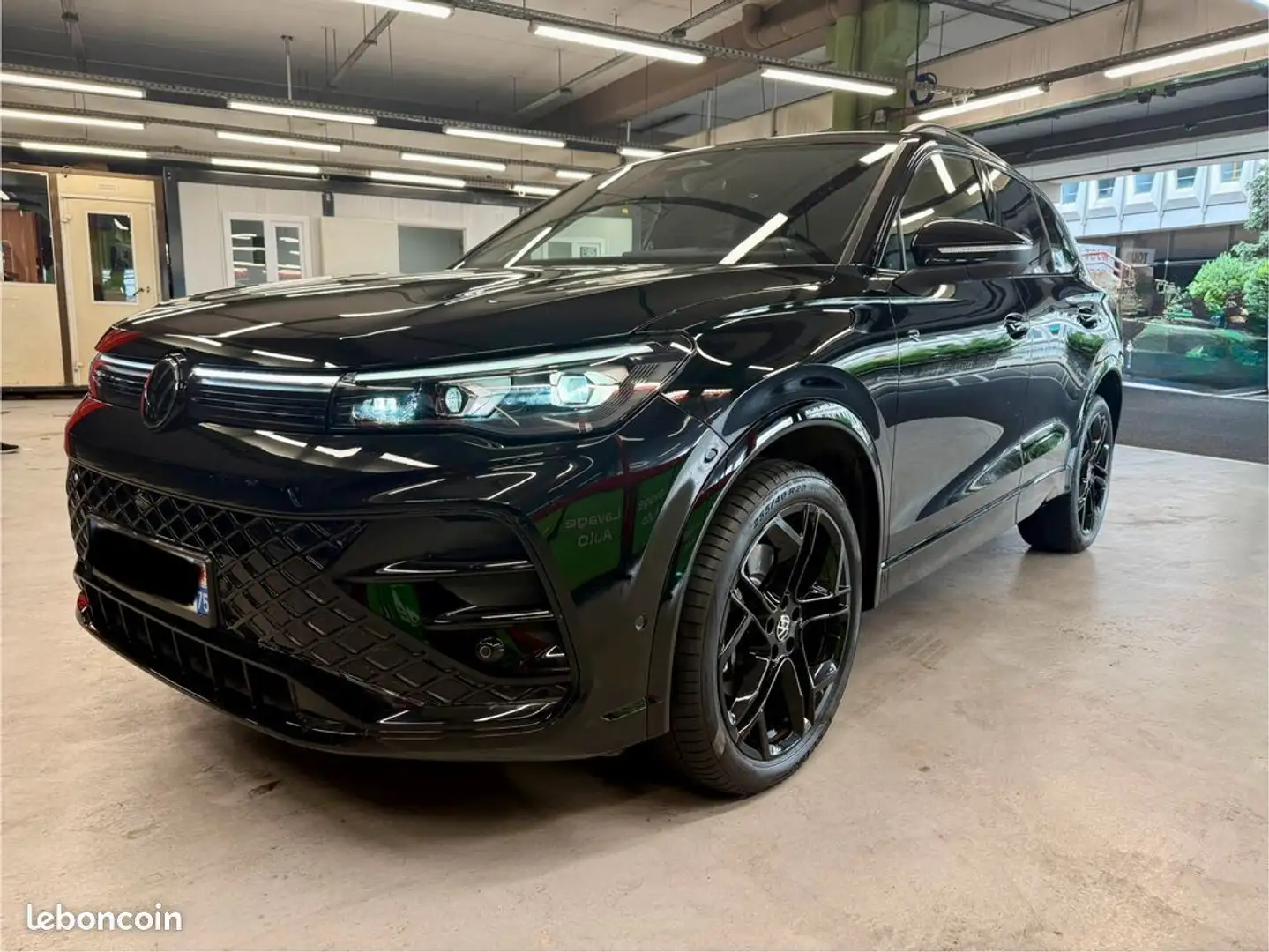 Volkswagen Tiguan Volkswagen tiguan  2.0 tdi 193 cv dsg 7 2025r-line exclusive 4motion garantie constructeur 04-2027 Noir - 1