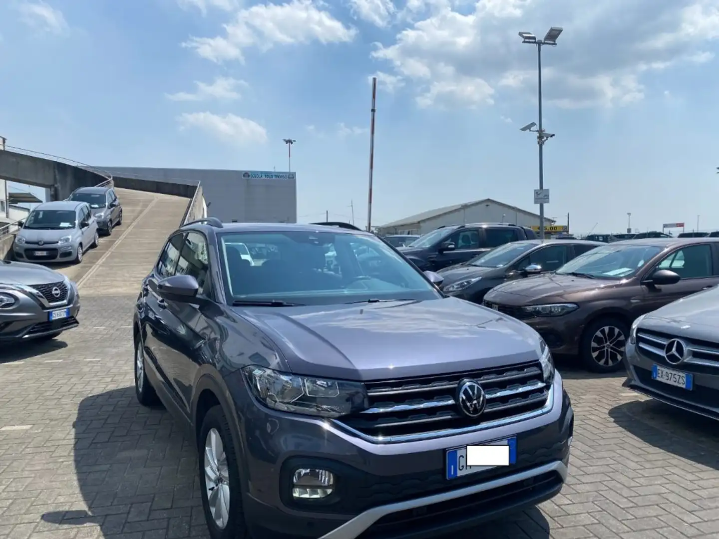 Volkswagen T-Cross 1.0 TSI life BMT Grigio - 1
